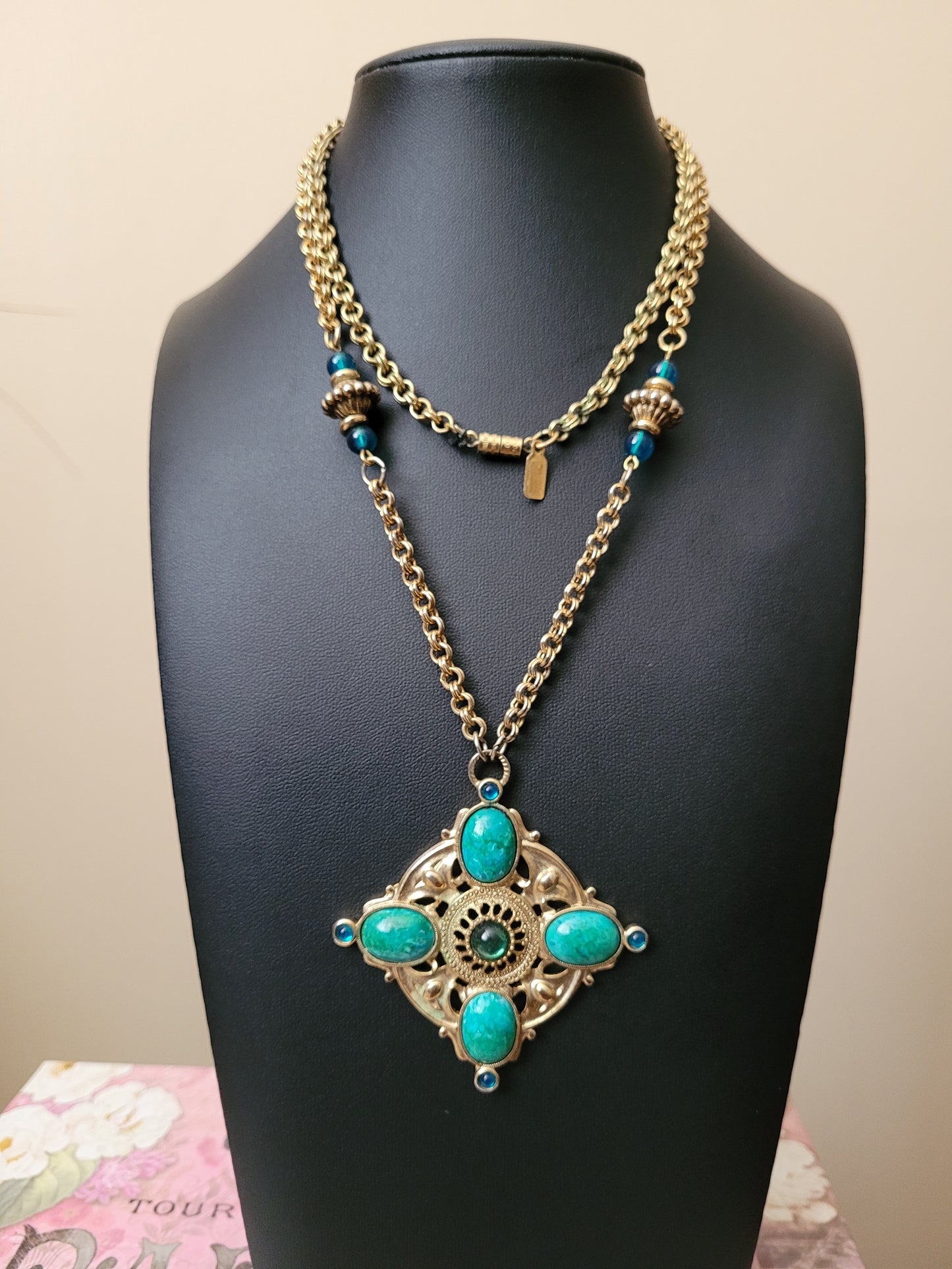 Vintage 1928 Brand Green Cabochon Necklace