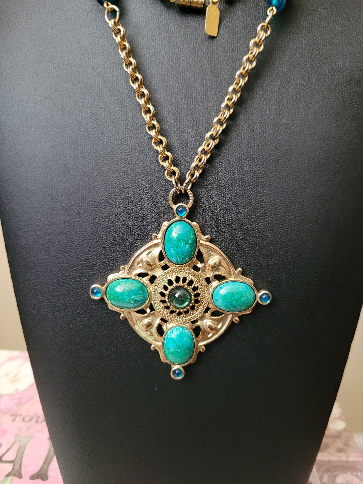 Vintage 1928 Brand Green Cabochon Necklace