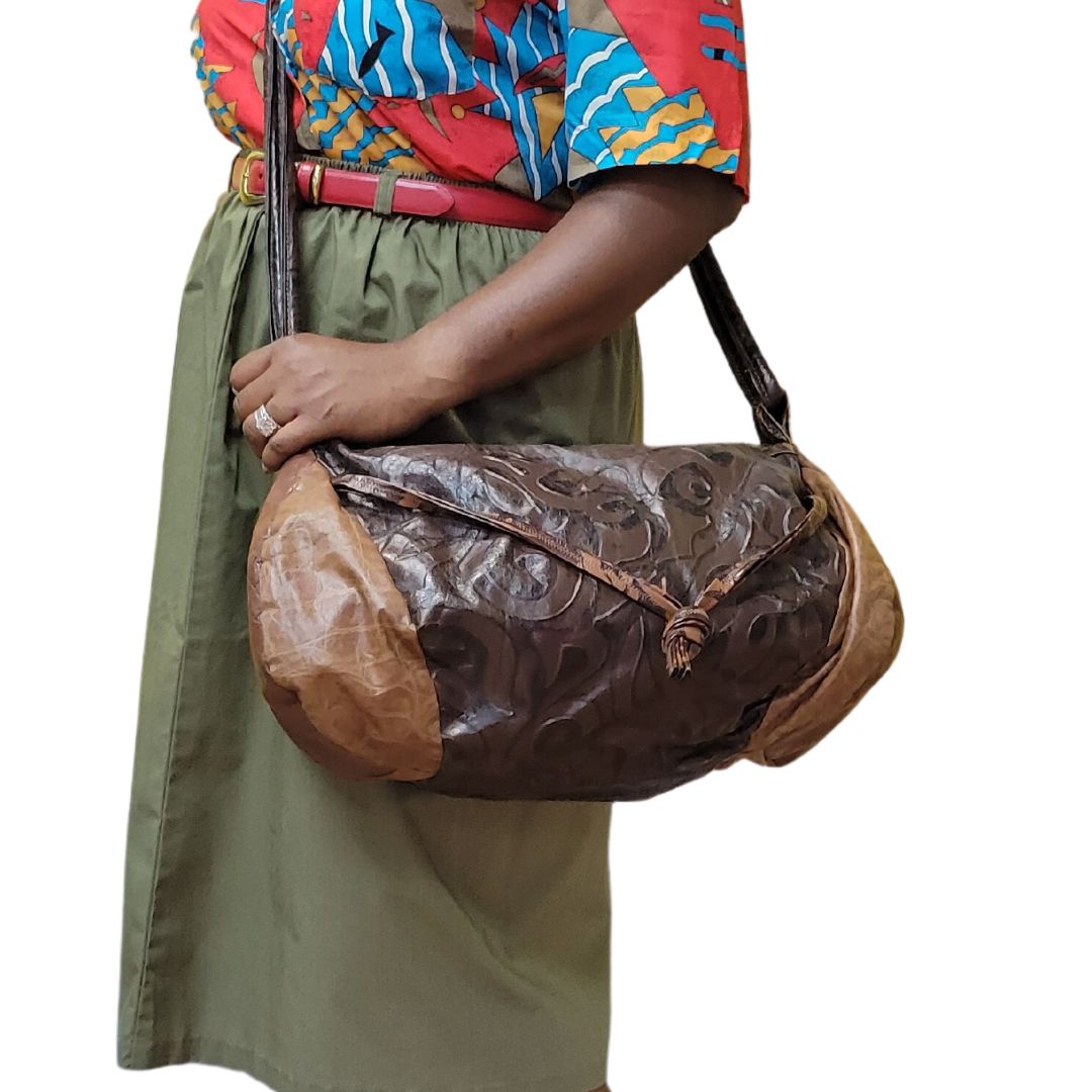 Large vintage brown duffle bag